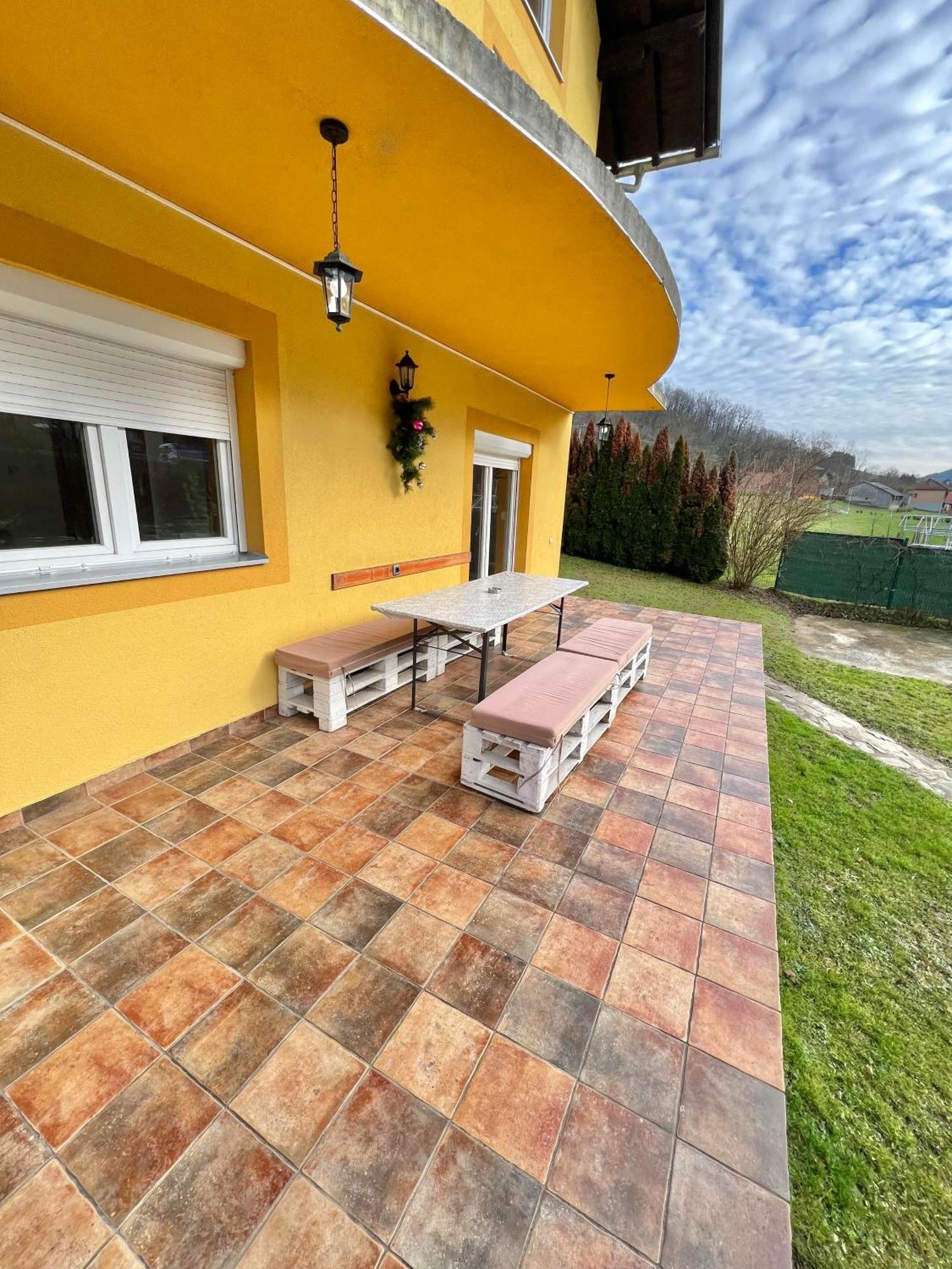 Holiday Homer Kuca Na Obali Vrbasa Banja Luka Extérieur photo