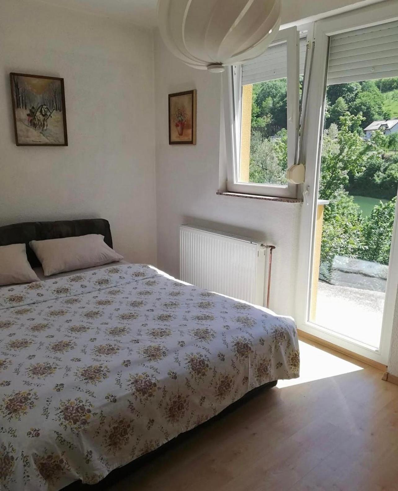 Holiday Homer Kuca Na Obali Vrbasa Banja Luka Extérieur photo