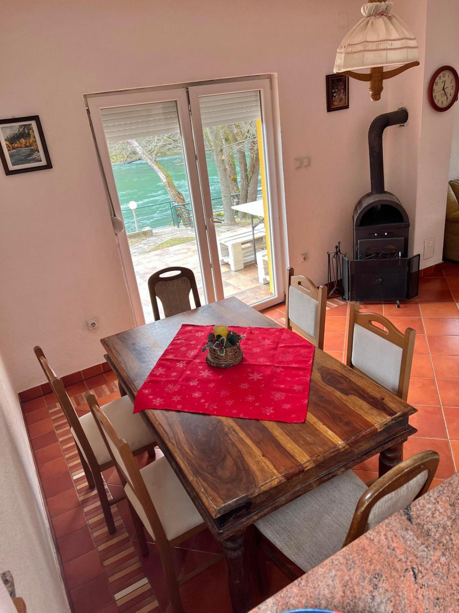 Holiday Homer Kuca Na Obali Vrbasa Banja Luka Extérieur photo