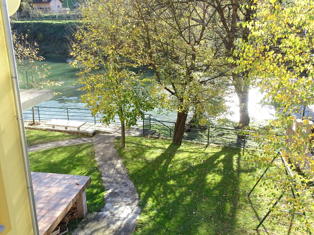 Holiday Homer Kuca Na Obali Vrbasa Banja Luka Extérieur photo