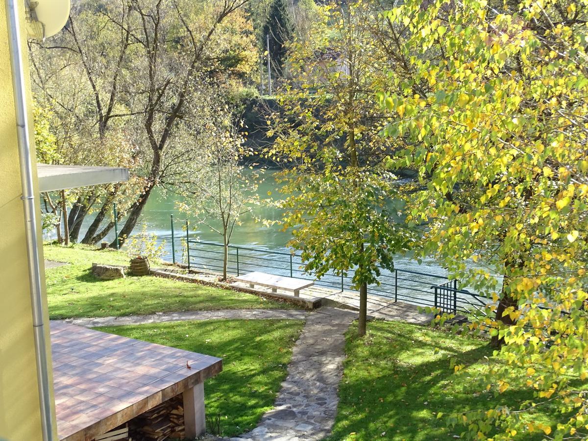Holiday Homer Kuca Na Obali Vrbasa Banja Luka Extérieur photo